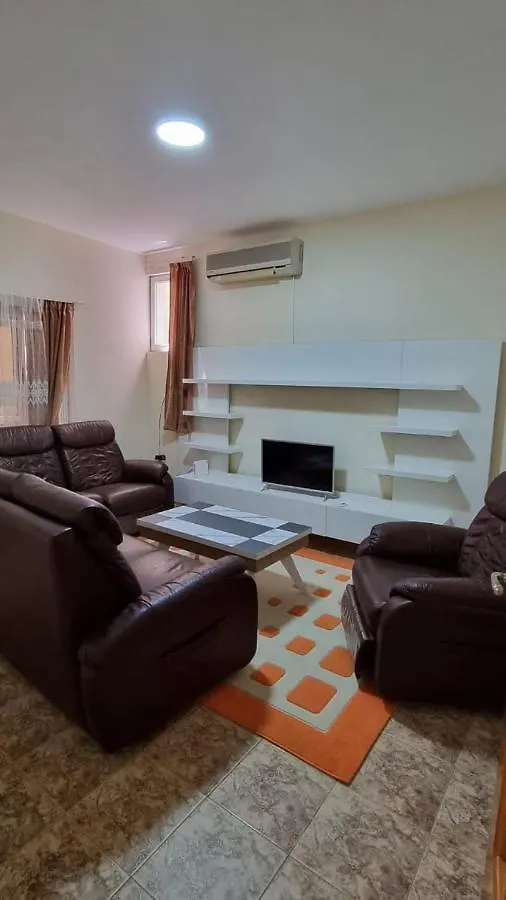 Relax Hostel Tirana 0*,