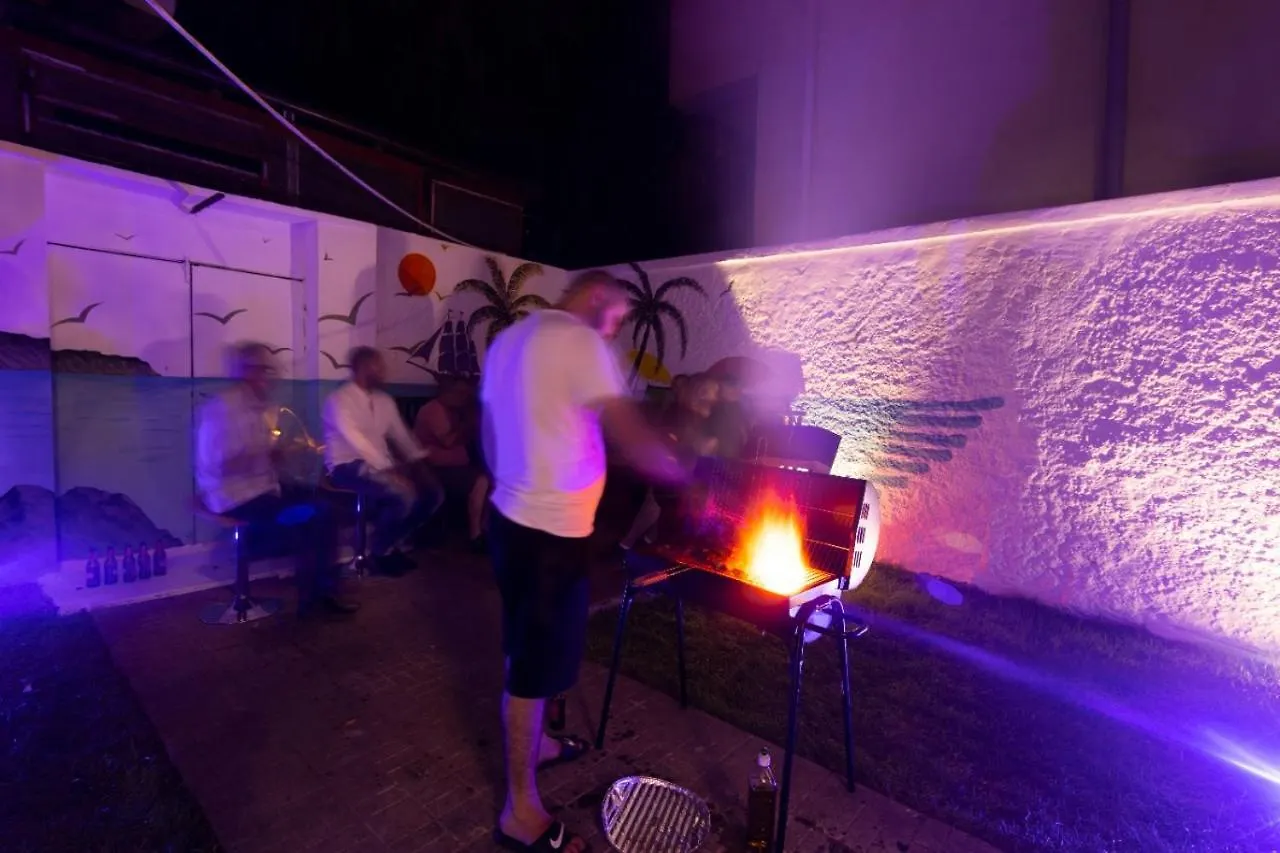 Relax Hostel Tiran